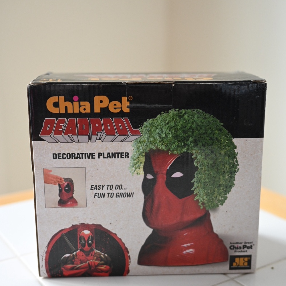 Deadpool Chia Pet Decorative Planter - New & Unused • Marvel 2018